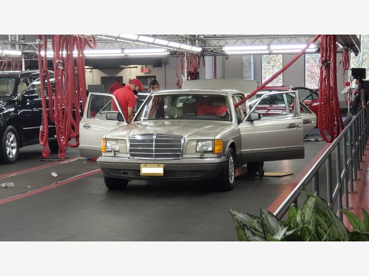 Photo for 1990 Mercedes-Benz 560SEL
